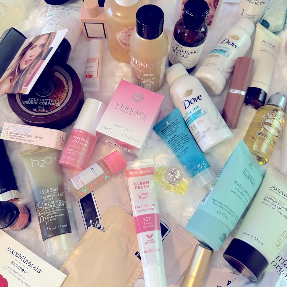 Assorted Beauty Samples - Picture 3 of 3